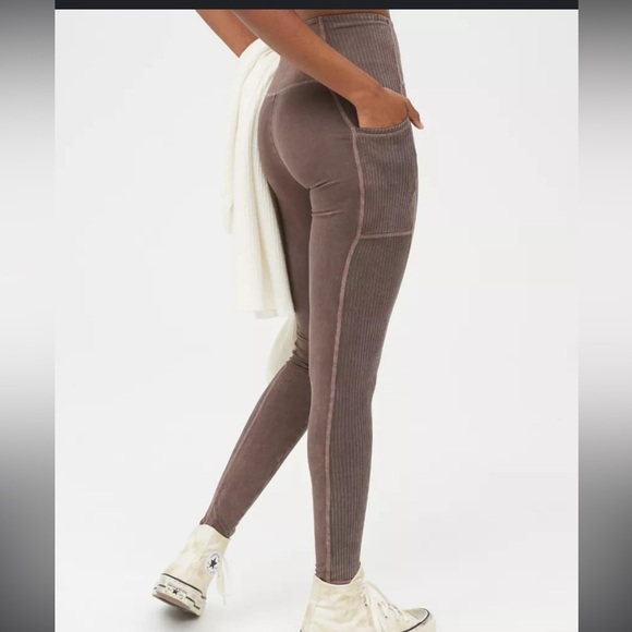 HIGH Rise Aerie leggings. Chocolate brown color. Size Small Short - Picture 2 of 6